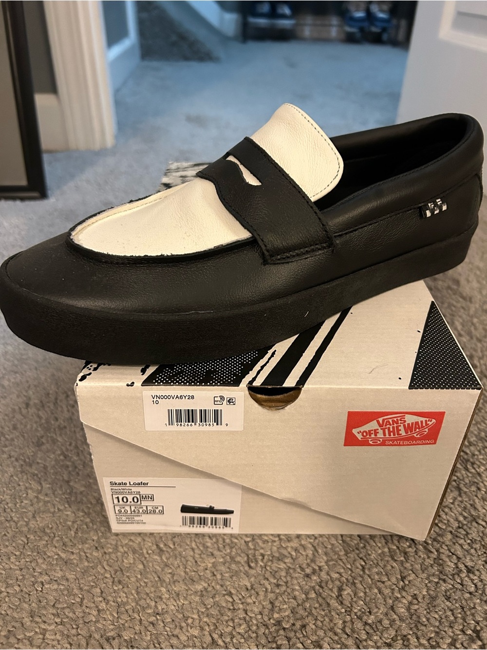 Vans Black and White Leather Slip-On Skate Loafer 10 New!! (Rare)